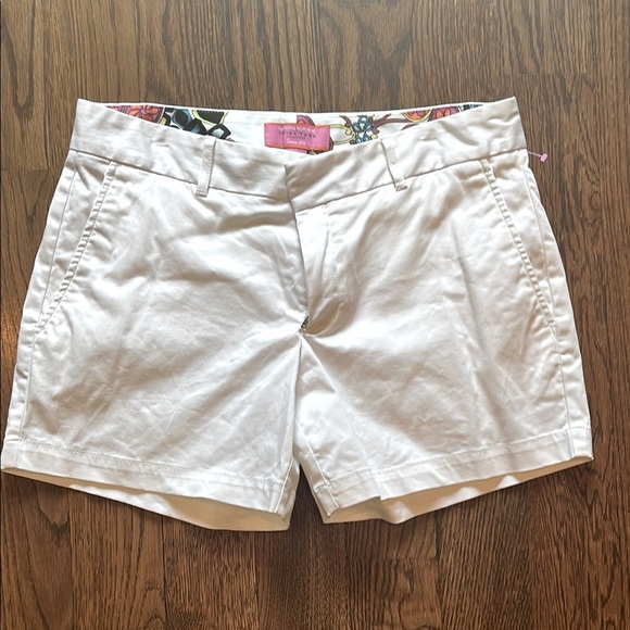 Banana Republic/Trina Turk 8  White Bermuda Shorts Classic Casual Style - Picture 1 of 3
